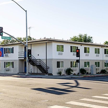 Motel 6-Modesto, Ca - Downtown Exterior foto