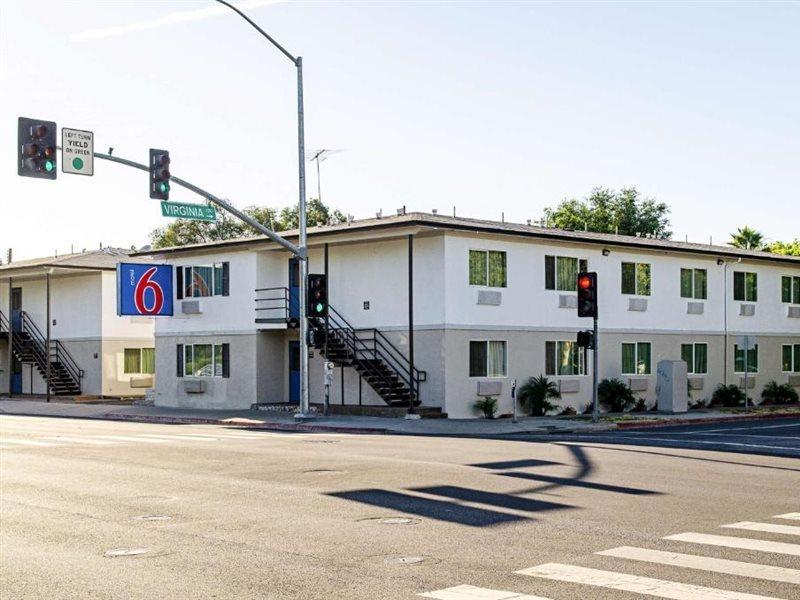 Motel 6-Modesto, Ca - Downtown Exterior foto