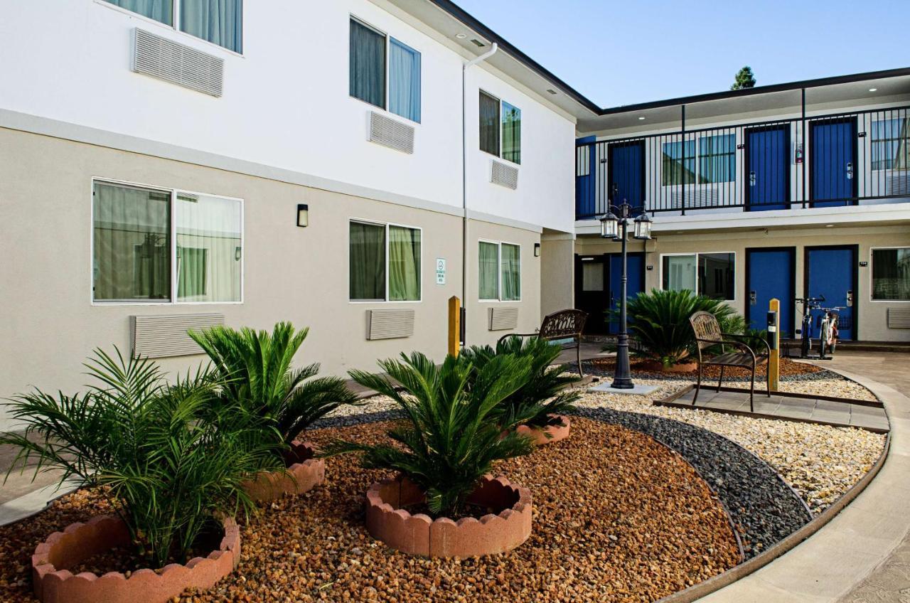 Motel 6-Modesto, Ca - Downtown Exterior foto