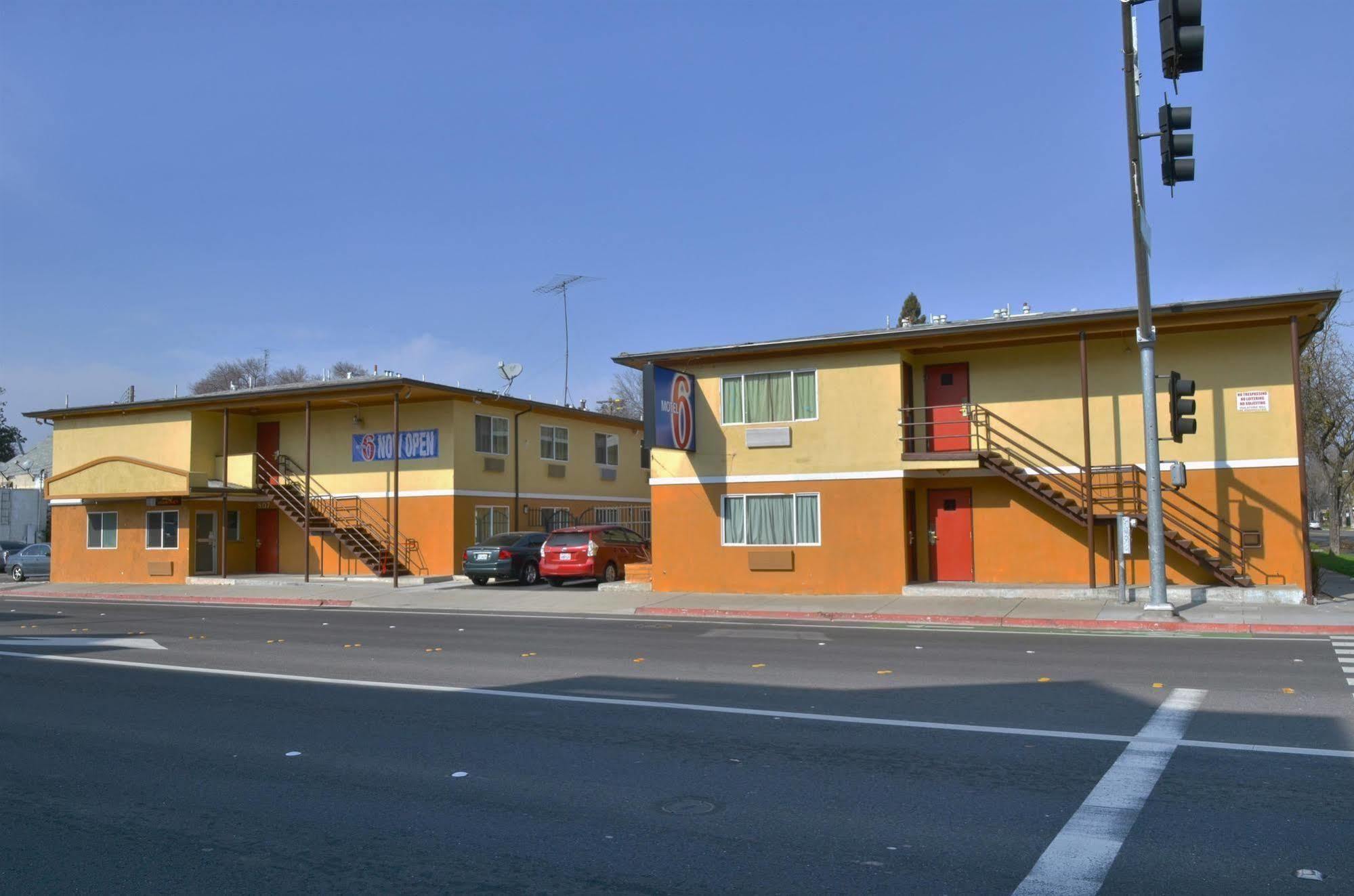 Motel 6-Modesto, Ca - Downtown Exterior foto