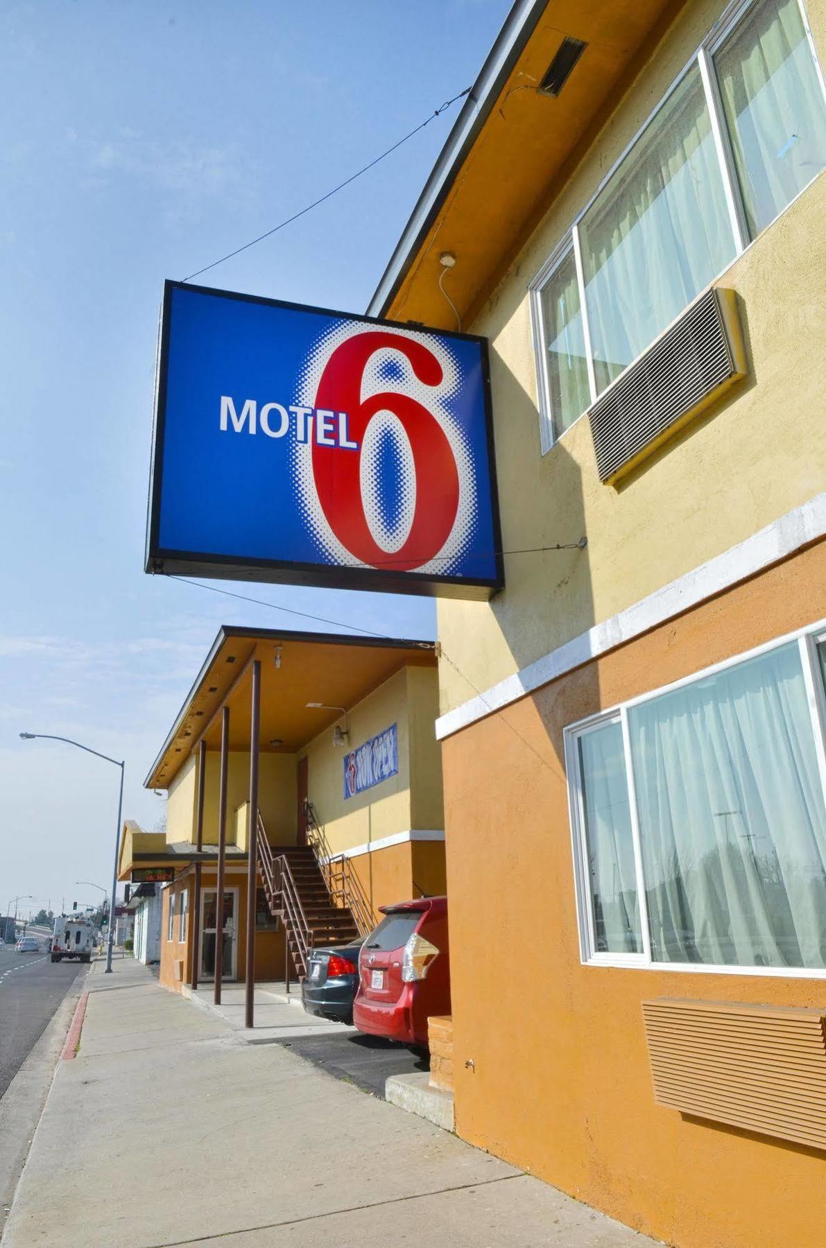 Motel 6-Modesto, Ca - Downtown Exterior foto