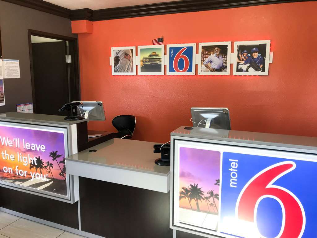 Motel 6-Modesto, Ca - Downtown Interior foto